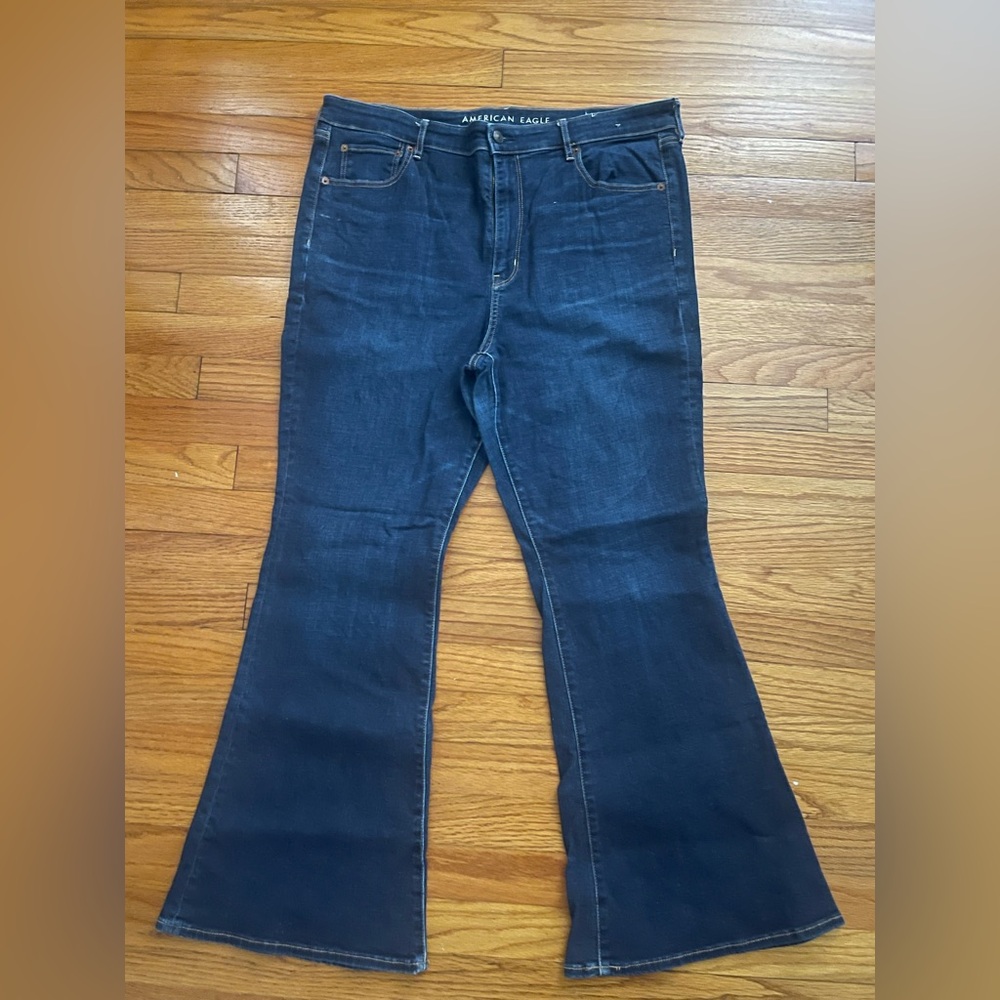 American Eagle Outfitters Flare Jeans 18